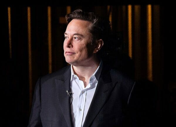 Billionaires lose billions... What happens with Sam Bankman Fried and Elon Musk?